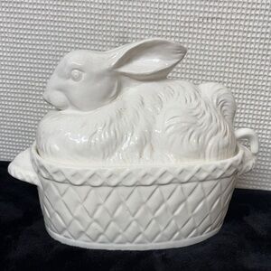 Porcelain soup tureen with ladle